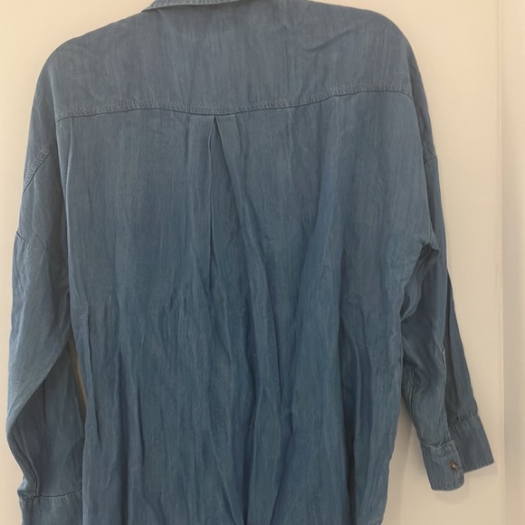 2/$40 LOU& GREY Chambray Jean Blouse - Picture 3 of 3